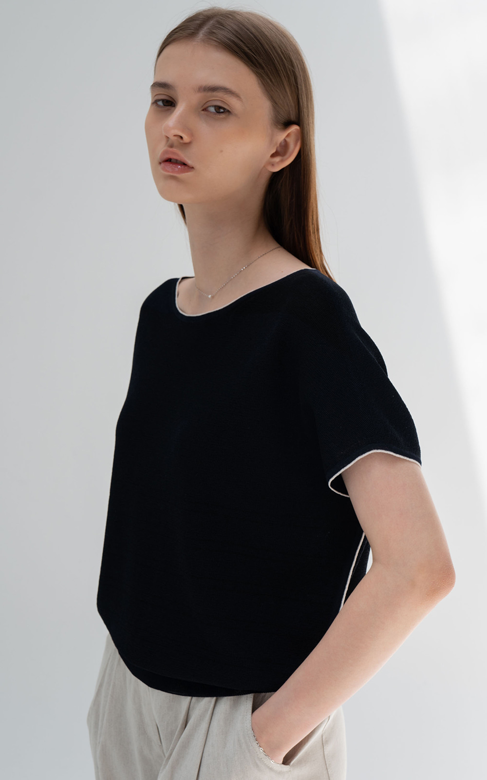 CO TRIMMED SLEEVELESS KNIT TOP_NAVY