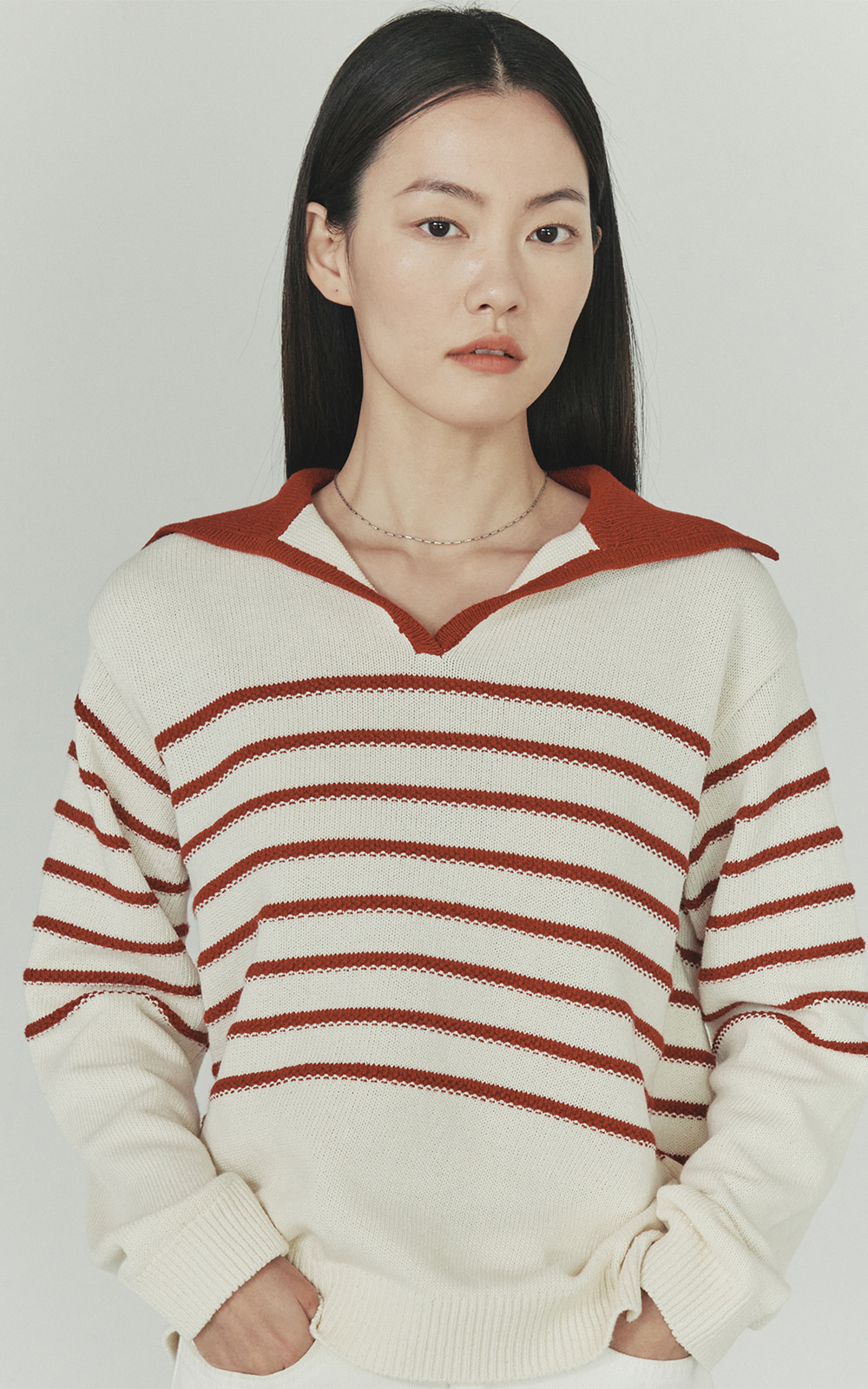 CO OPEN COLLAR STRIPE KNIT TOP_RED